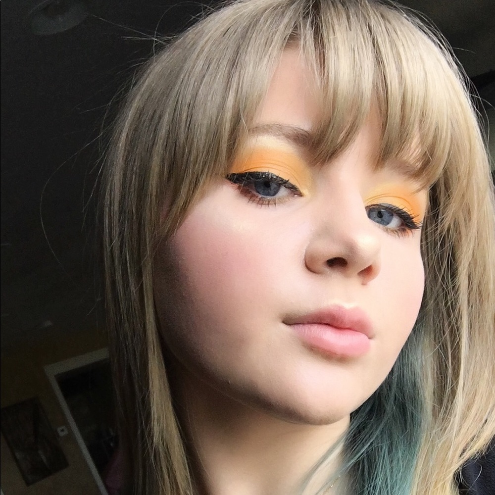 Meet your Posher, Lexi